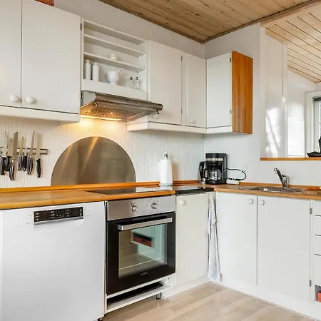Feriehus 2 Bedroom Lovely In